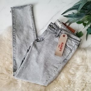 NWT Levi's 711 Skinny Light Gray Raw Hem Jeans